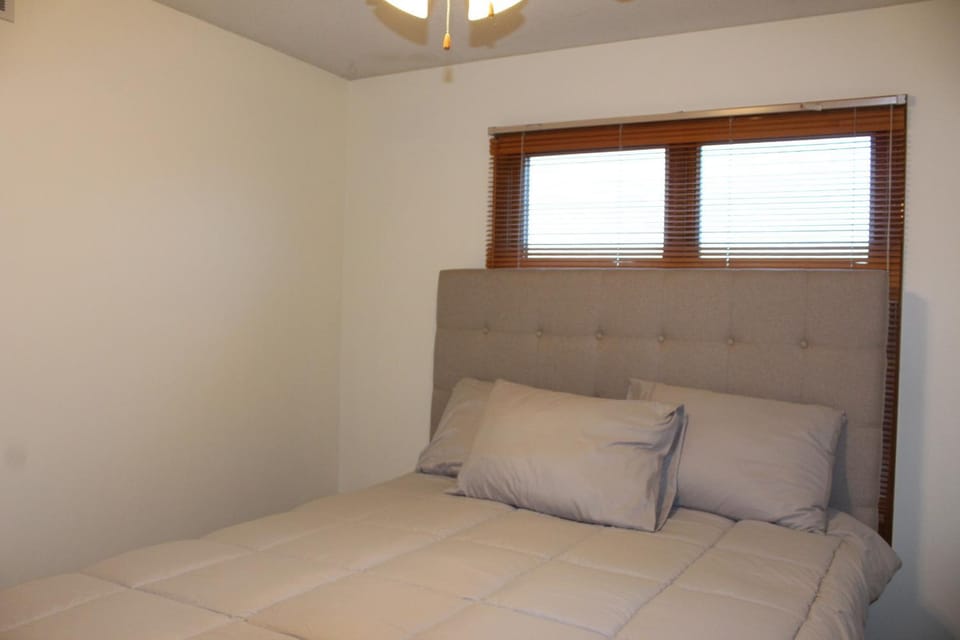 Johnston paradise House in Urbandale