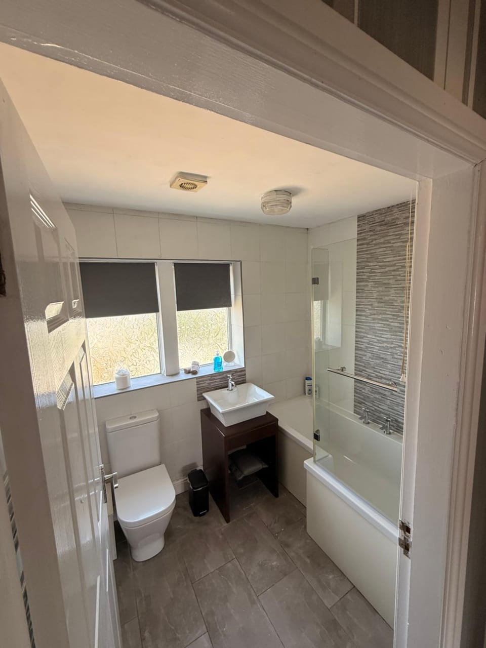 Shower, Toilet, Bathroom, Bath