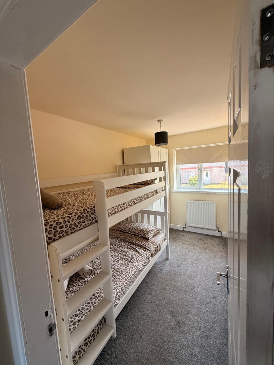 Bedroom, bunk bed
