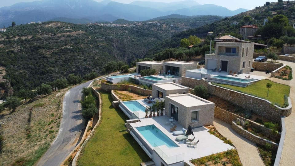 Property building, Day, Natural landscape, Bird's eye view, Mountain view, Pool view