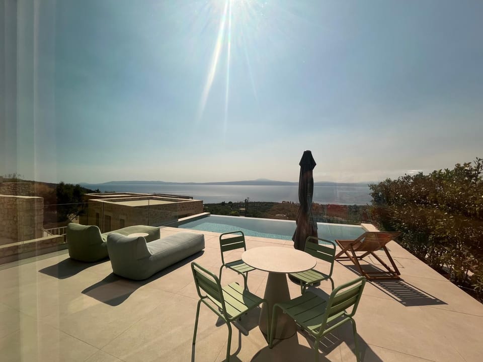 Balcony/Terrace, Swimming pool