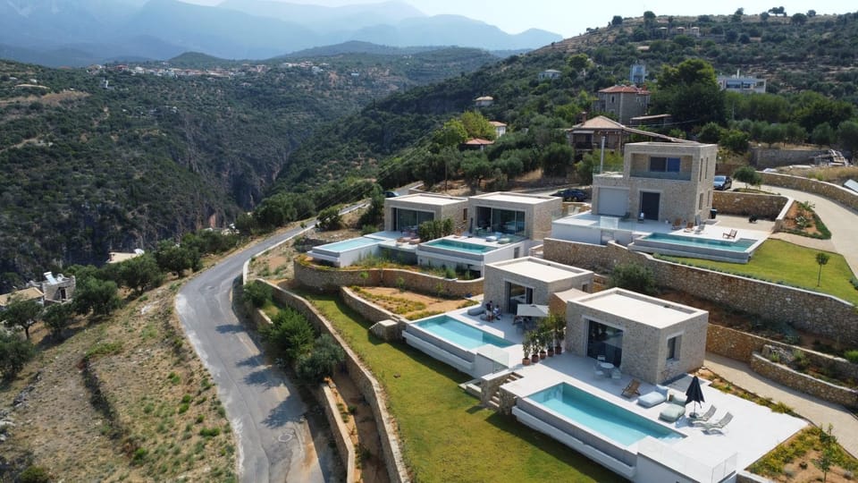 Property building, Day, Natural landscape, Bird's eye view, Mountain view, Pool view