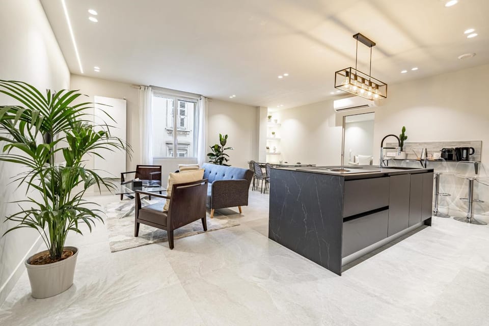 Coffee/tea facilities, Kitchen or kitchenette, Living room, Seating area, Dining area, minibar