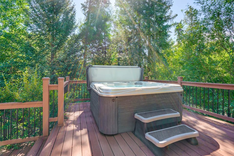 Private Deck & Hot Tub! Family Sanctuary in Frisco House in Frisco