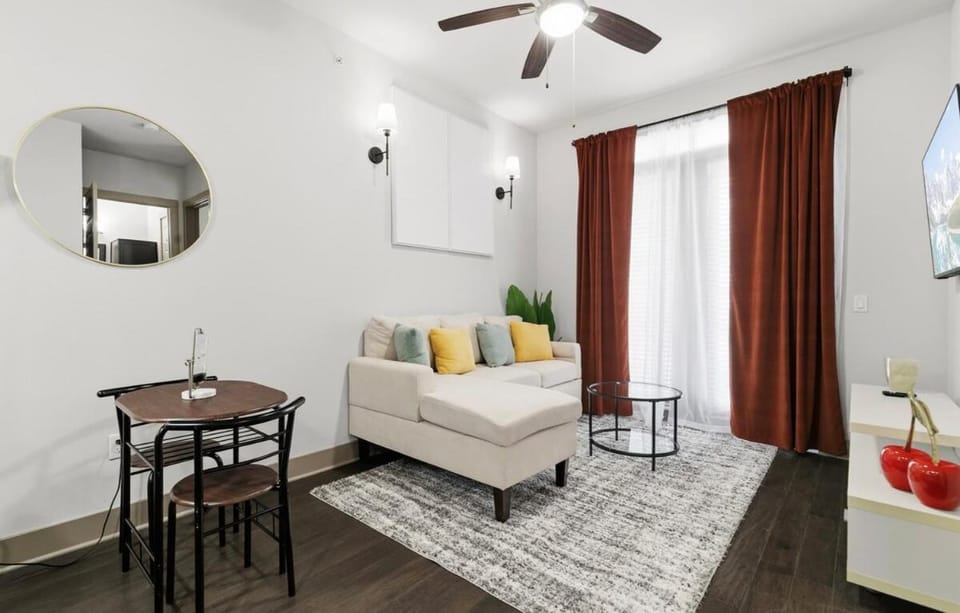 Modern Lux 1 bed 1bath Apt in Richardson CityLine Apartment in Richardson