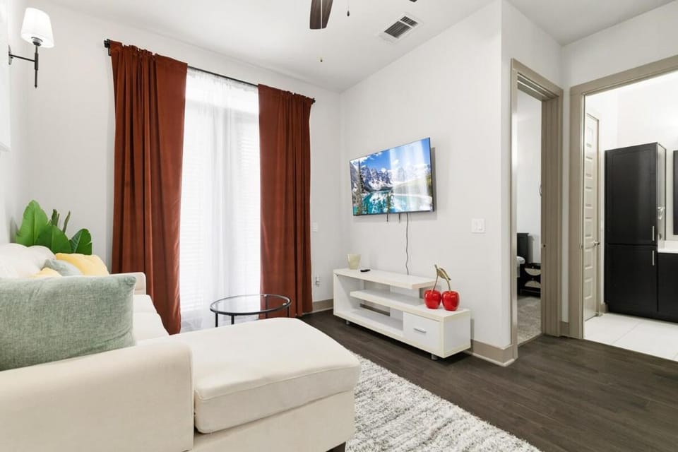 Modern Lux 1 bed 1bath Apt in Richardson CityLine Apartment in Richardson