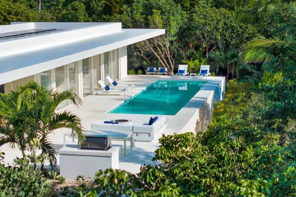 Villa Terra Blue - Walk to Beach Villa in Turks and Caicos Islands
