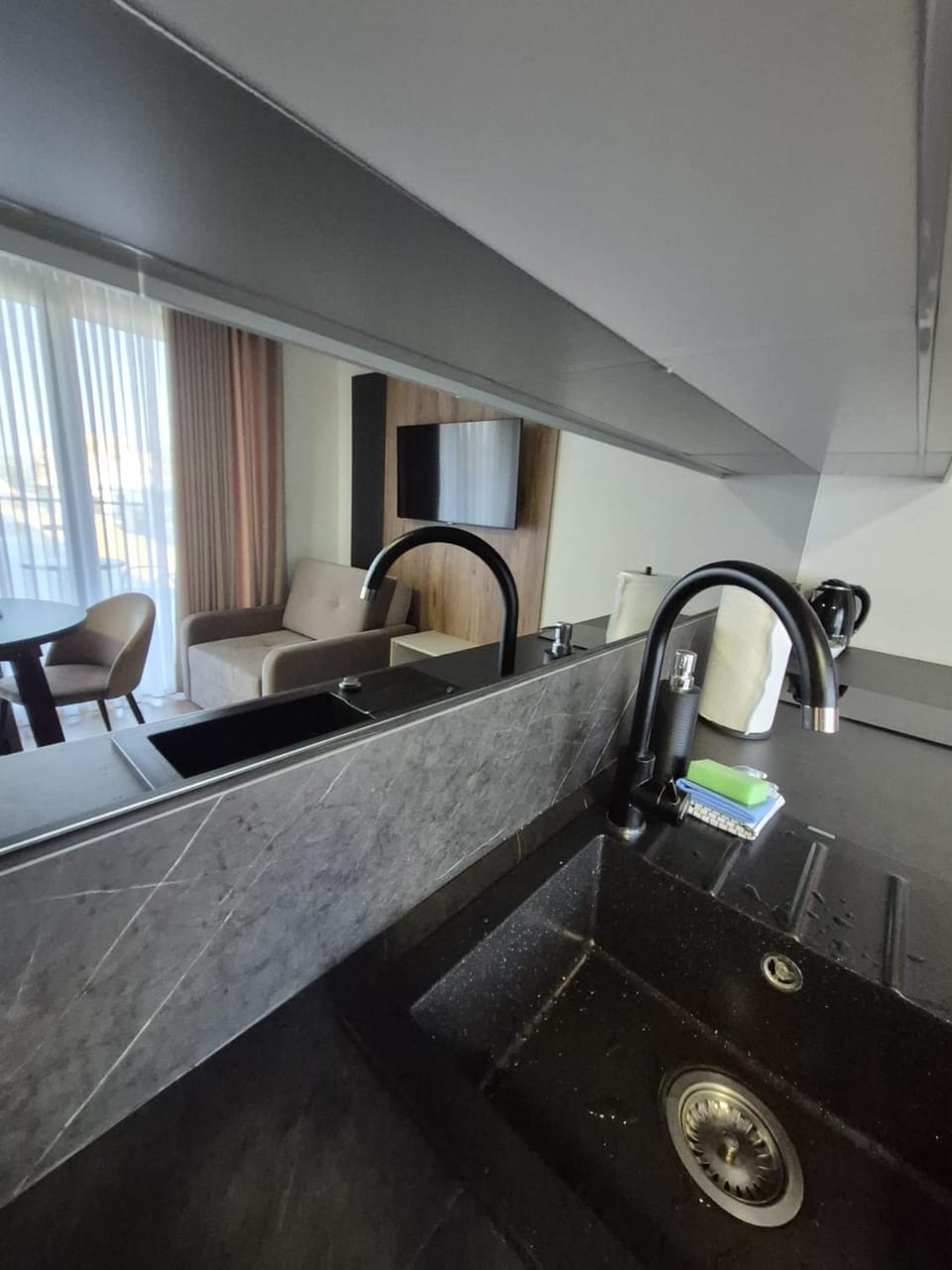 TV and multimedia, Kitchen or kitchenette