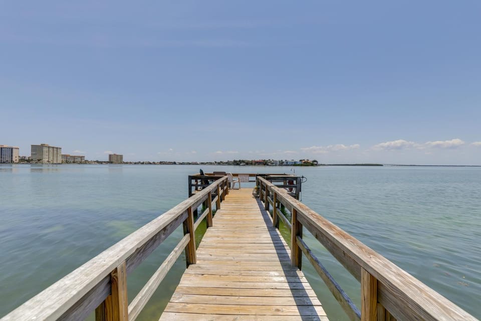 3 Mi to Beach! Extended St Pete Getaway w/ Pool House in Isla del Sol