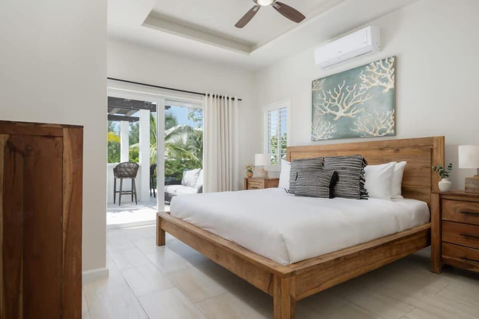 Breathe Easy Villa - Canalfront in Leeward Villa in Turks and Caicos Islands