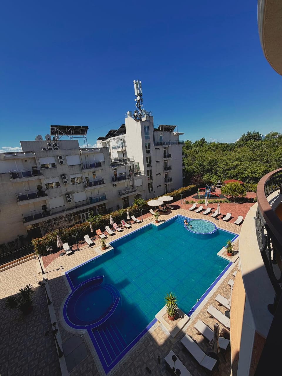 Swimming pool