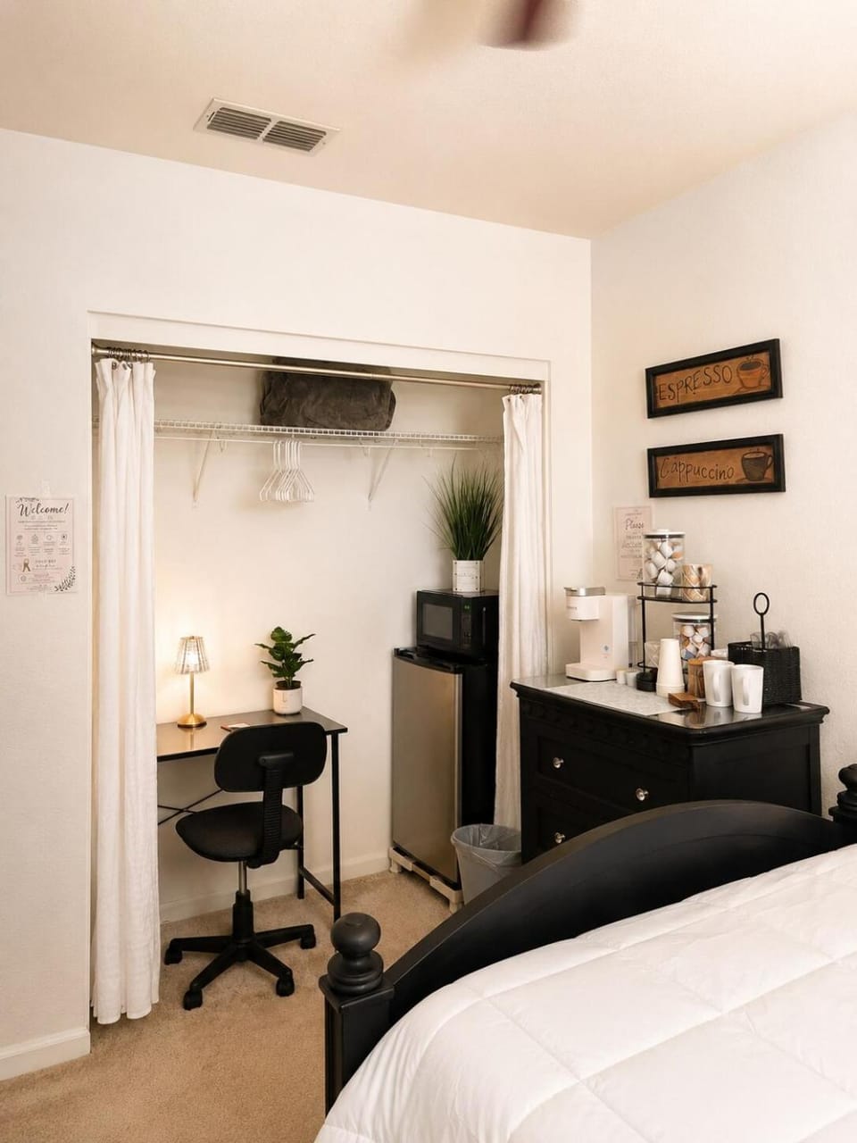 Coffee/tea facilities, Kitchen or kitchenette, Photo of the whole room, Bedroom
