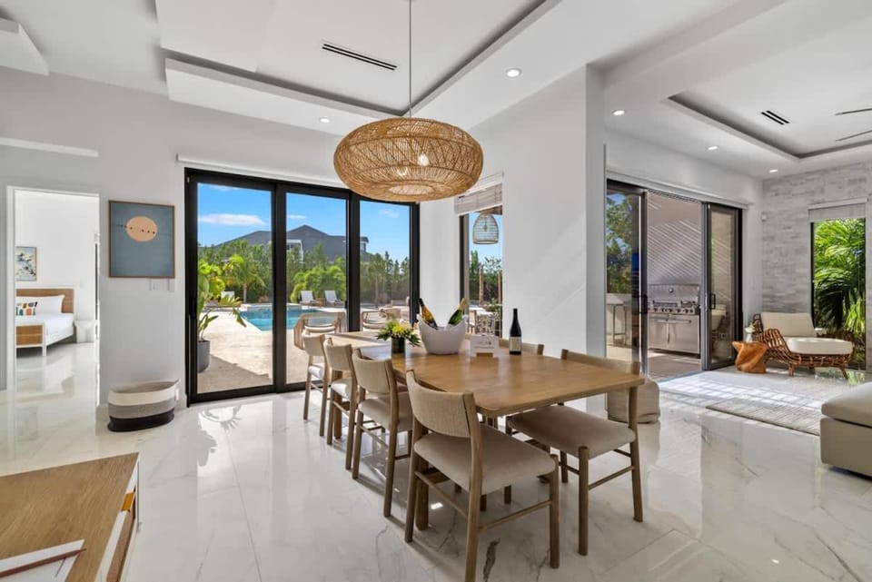 Sea Star Villa - 5 mins to Long Bay Beach Villa in Long Bay Hills