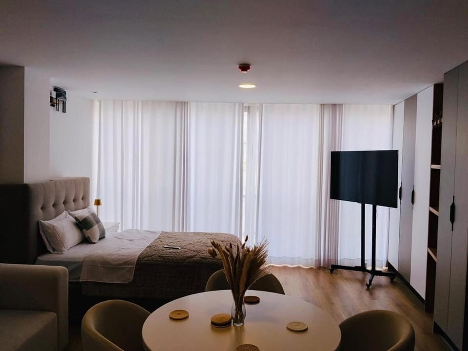 Milán Building Apartment in Cuenca