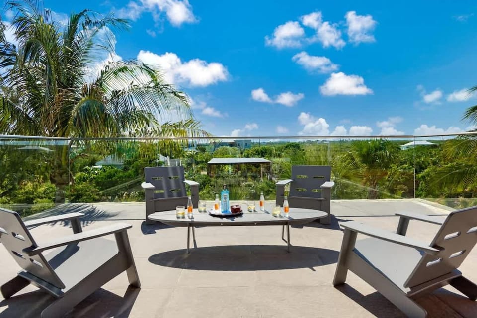 Villa Umi 4 Br Villa in Long Bay Hills