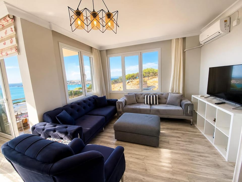 Communal lounge/ TV room, TV and multimedia, Living room, Seating area