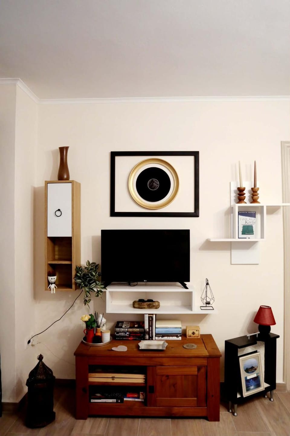 Communal lounge/ TV room
