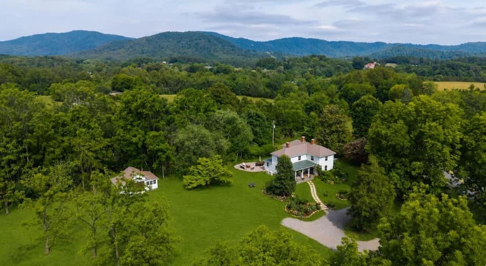 Blue Ridge Getaway House in Massies Mill