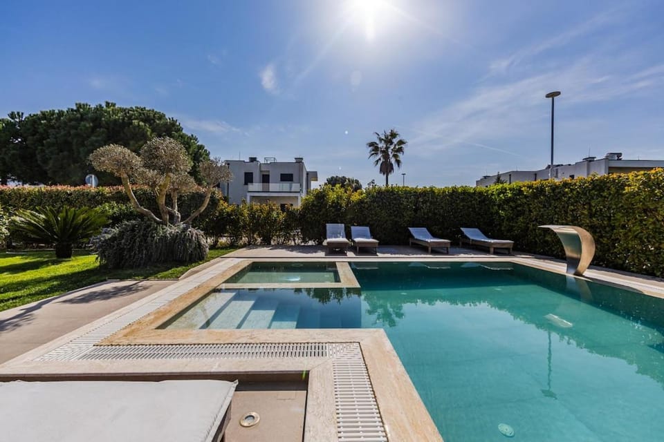 Discover an exclusive seaside retreat !! Villa in Tirana County, Albania