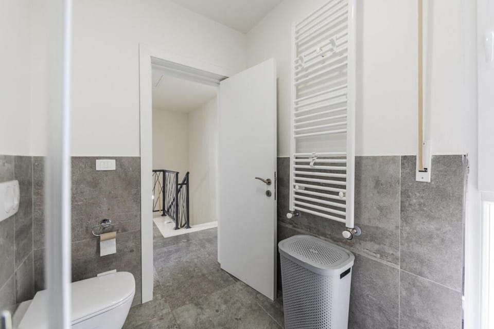 Discover an exclusive seaside retreat !! Villa in Tirana County, Albania