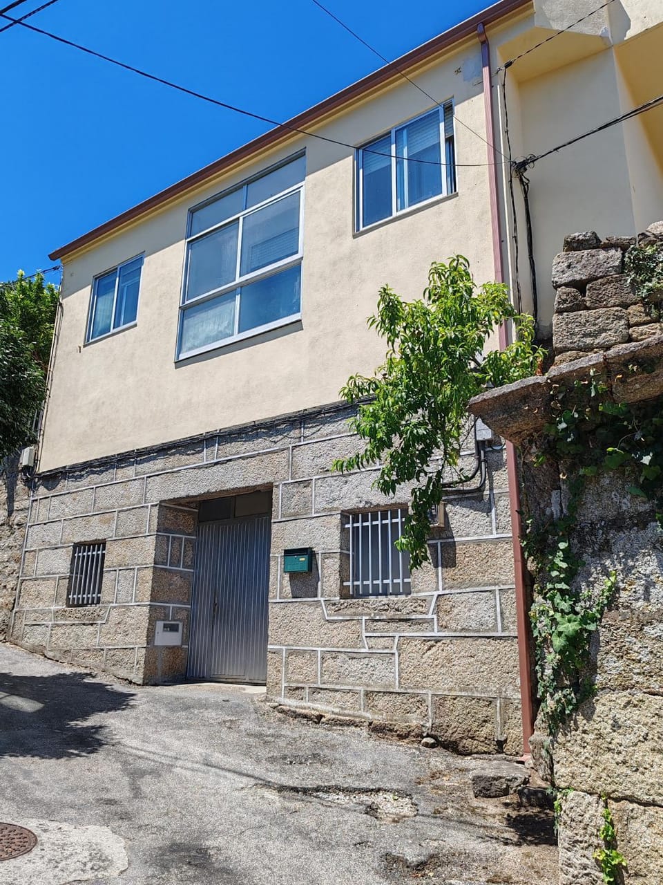 Casiña Carreiro House in Galicia