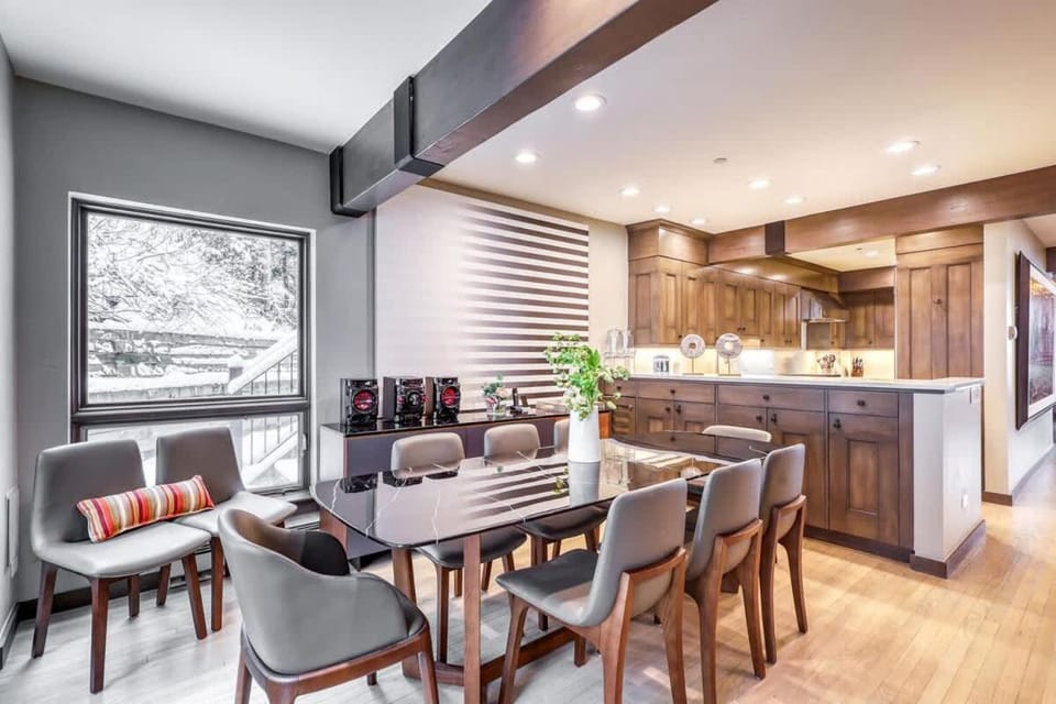 Vail Ski-In Ski-Out Chalet Apartment in Vail