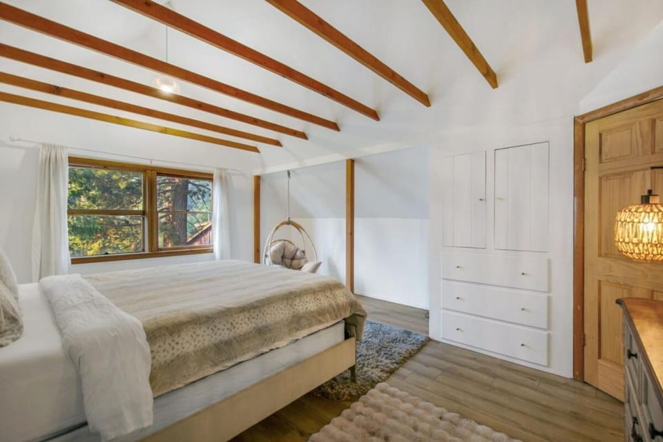 Idyllwild Retreat - Fire Pit, Views, Game Room Villa in Idyllwild-Pine Cove