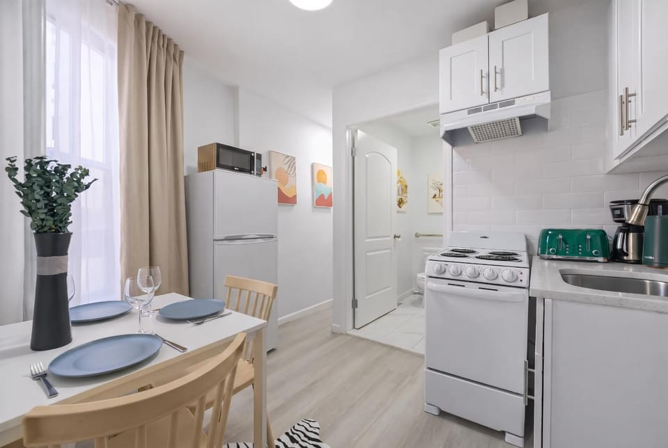 2 Bedroom Central Unit Apartment in Lower Manhattan