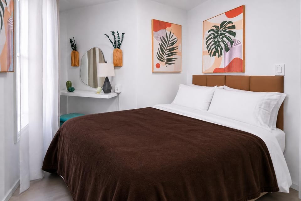 2 Bedroom Central Unit Apartment in Lower Manhattan