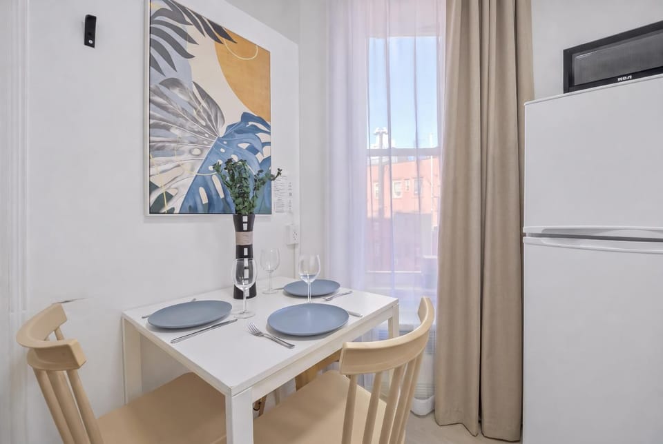 2 Bedroom Central Unit Apartment in Lower Manhattan
