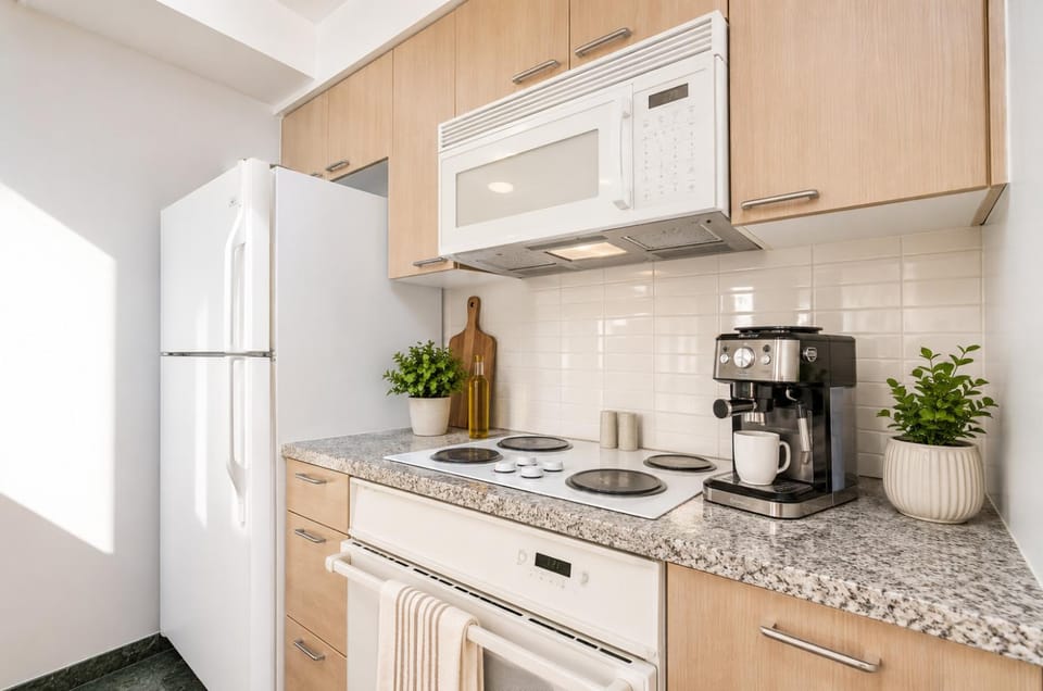 Central Yaletown 2 Bedroom Suite Close to Canada Line Apartment in Vancouver