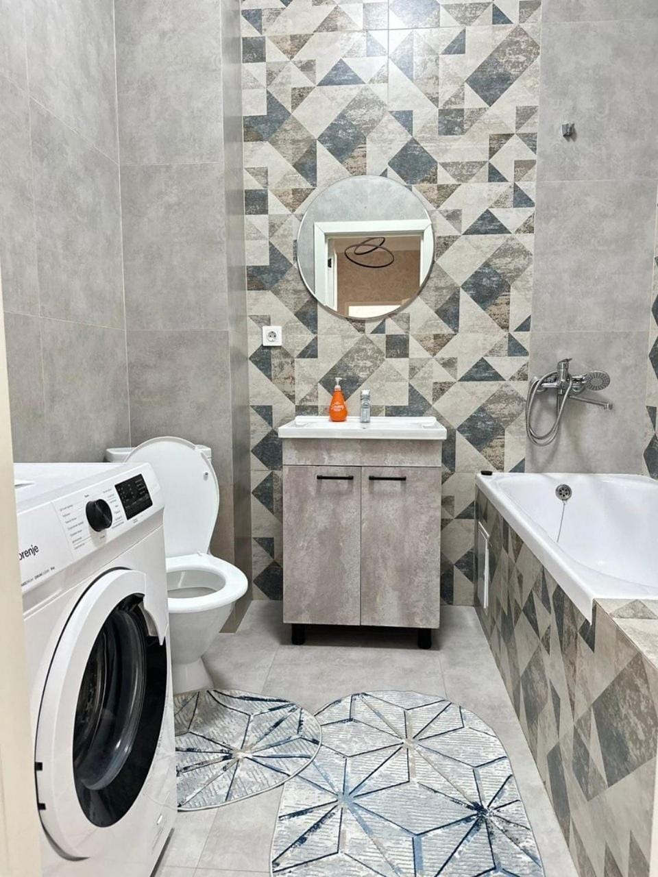 Прекрасные вместительные апартаменты на Левом берегу столицы Apartment in Kazakhstan