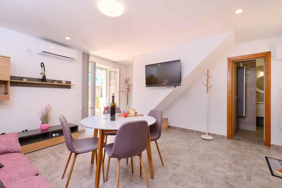 Apartment near Beach Nerezine-Insel Losinj 43079 Apartment in Nerezine