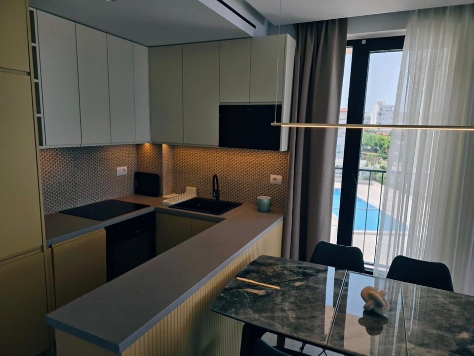 Swimming pool, kitchen