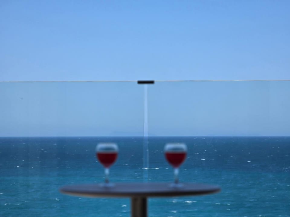 Sea view, Drinks, Alcoholic drinks