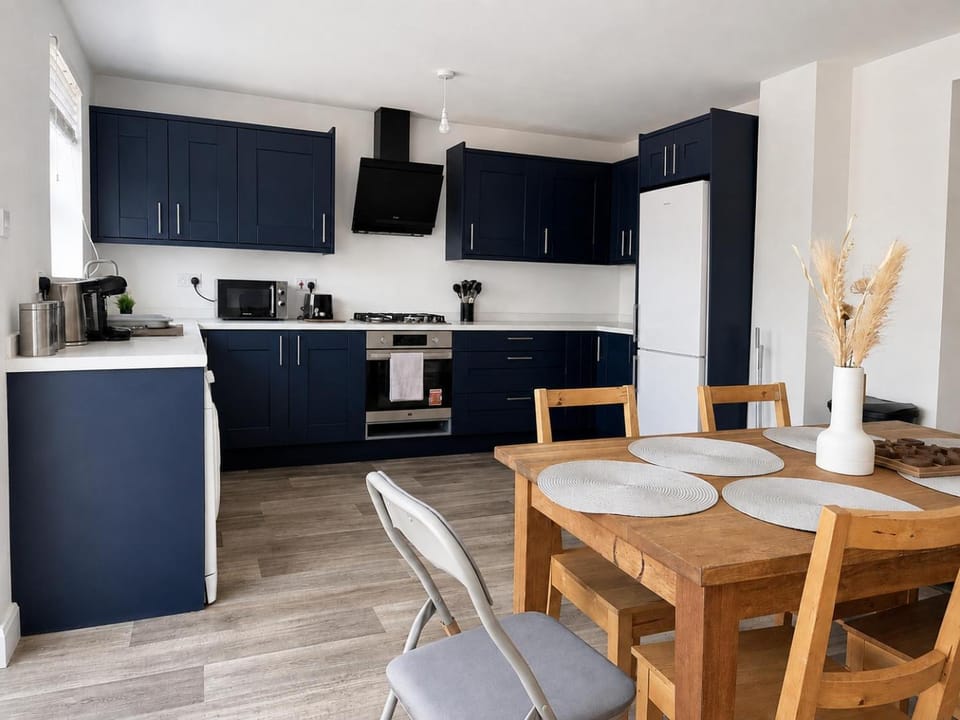 Winchester House Bedford - Parking, Garden, 9 mins to Universal Apartment in Bedford