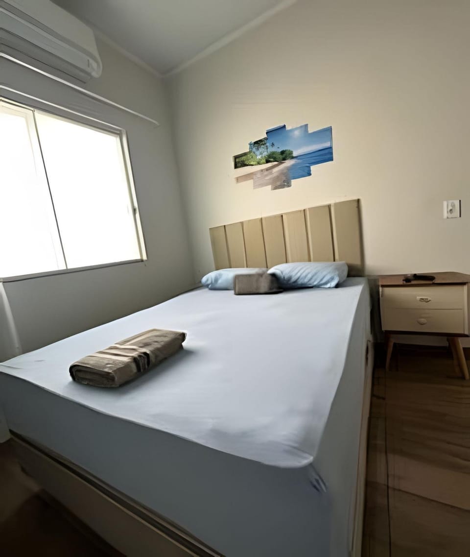 Bed, TV and multimedia, View (from property/room), Bedroom