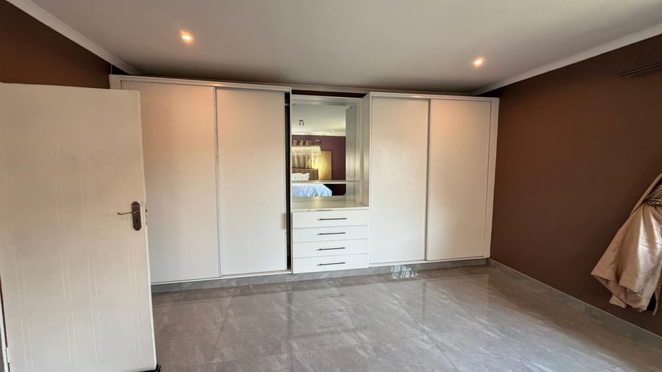 Bedroom, wardrobe