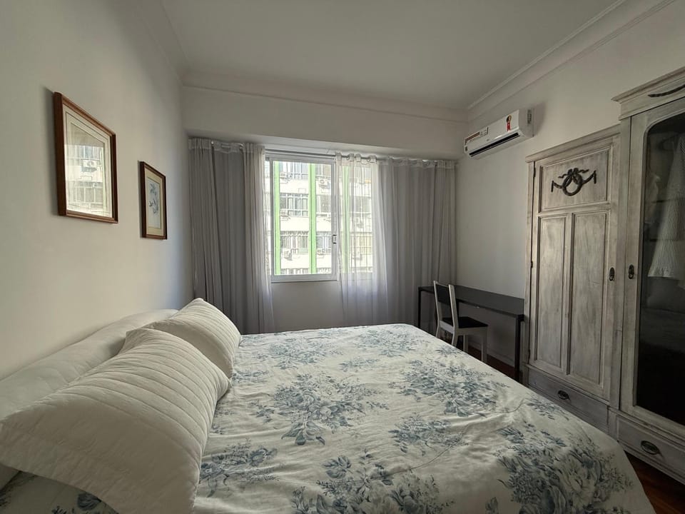 Quarto excelente em frente à praia em Copacabana Vacation rental in Rio de Janeiro