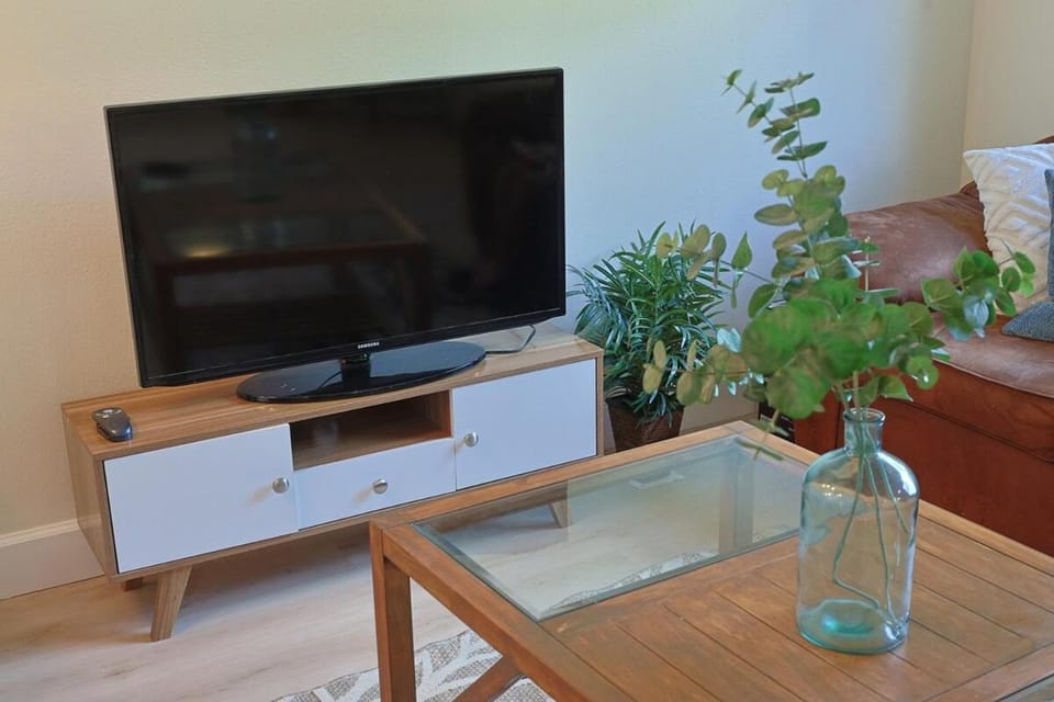 Communal lounge/ TV room, TV and multimedia, Evening entertainment