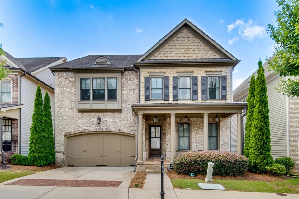Executive 5BR Stay in Duluth w/ Pool Access House in Johns Creek