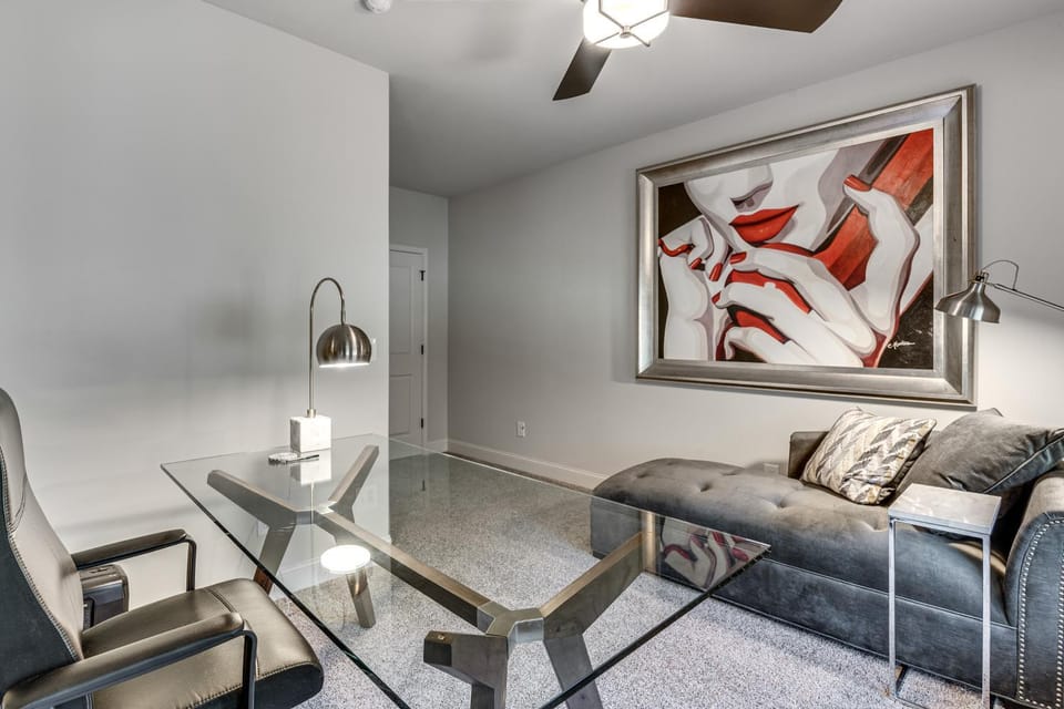 Executive 5BR Stay in Duluth w/ Pool Access House in Johns Creek