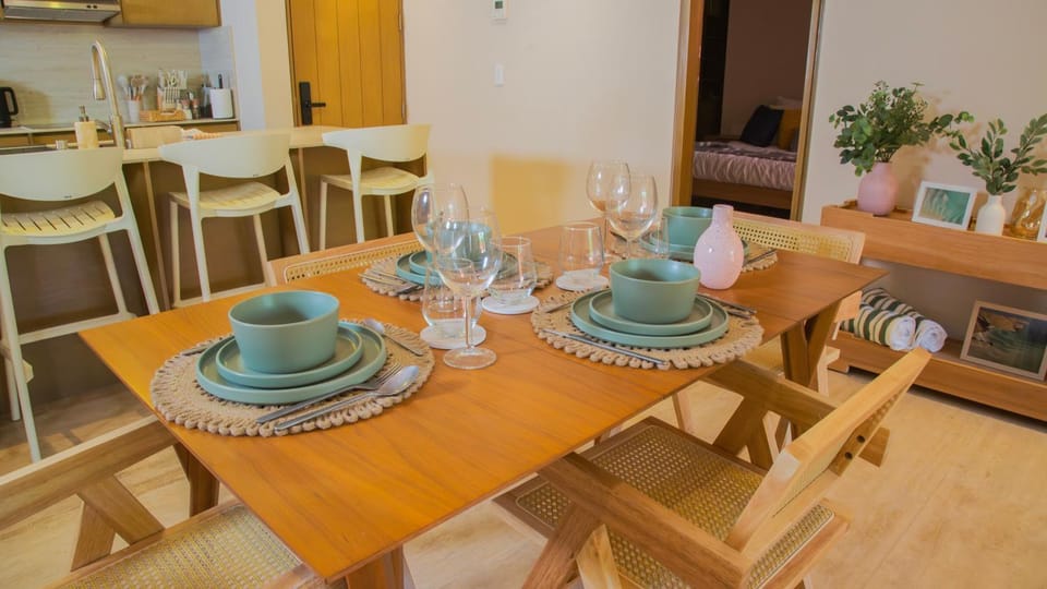 Seating area, Dining area