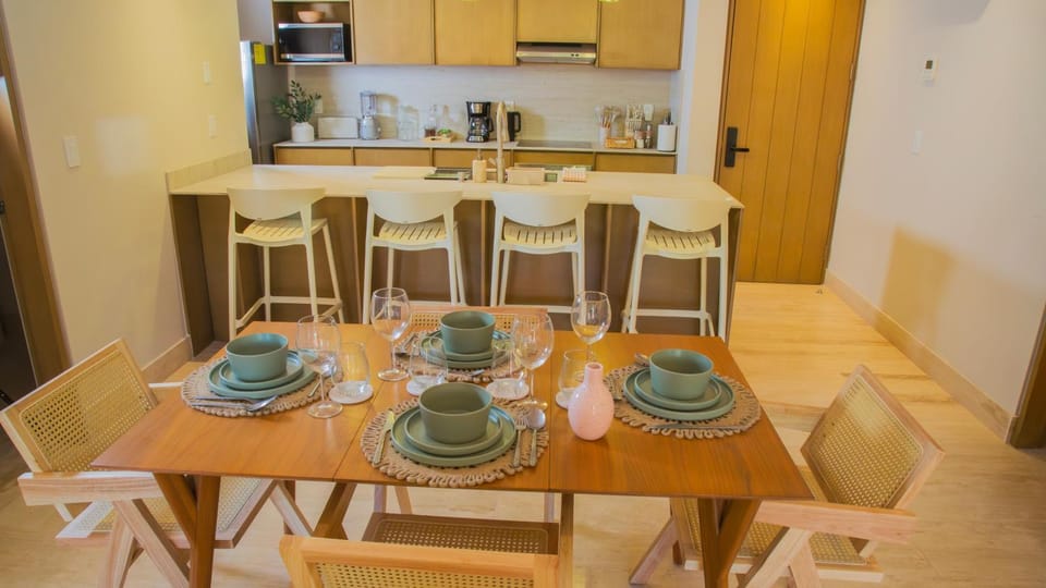 Coffee/tea facilities, Kitchen or kitchenette, Dining area