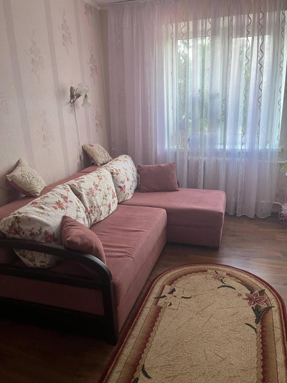 Comfortable 2-Bedroom Apartment Near City Center Apartment in Ukraine