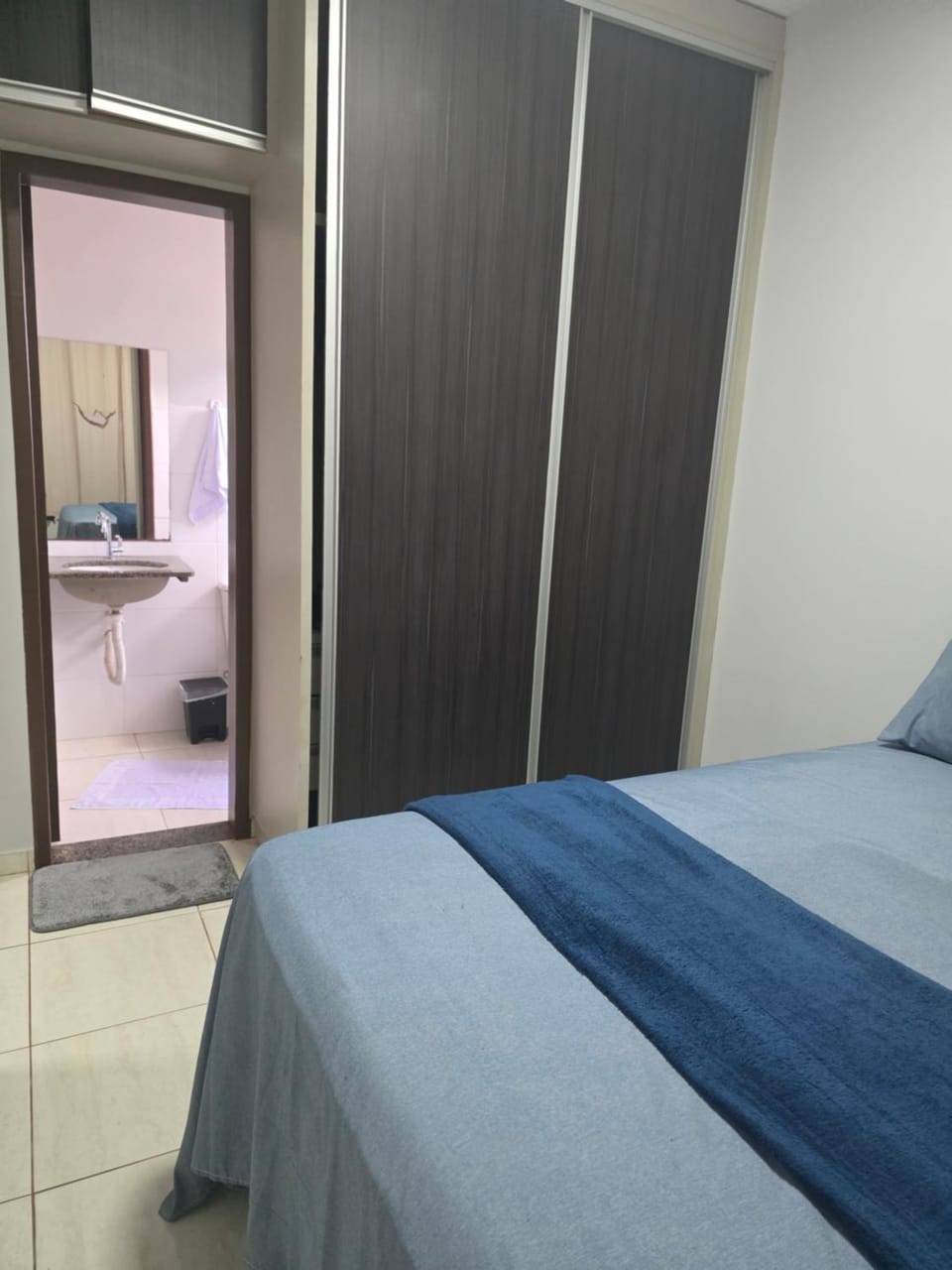 Bed, Bathroom, Photo of the whole room, Bedroom, wardrobe