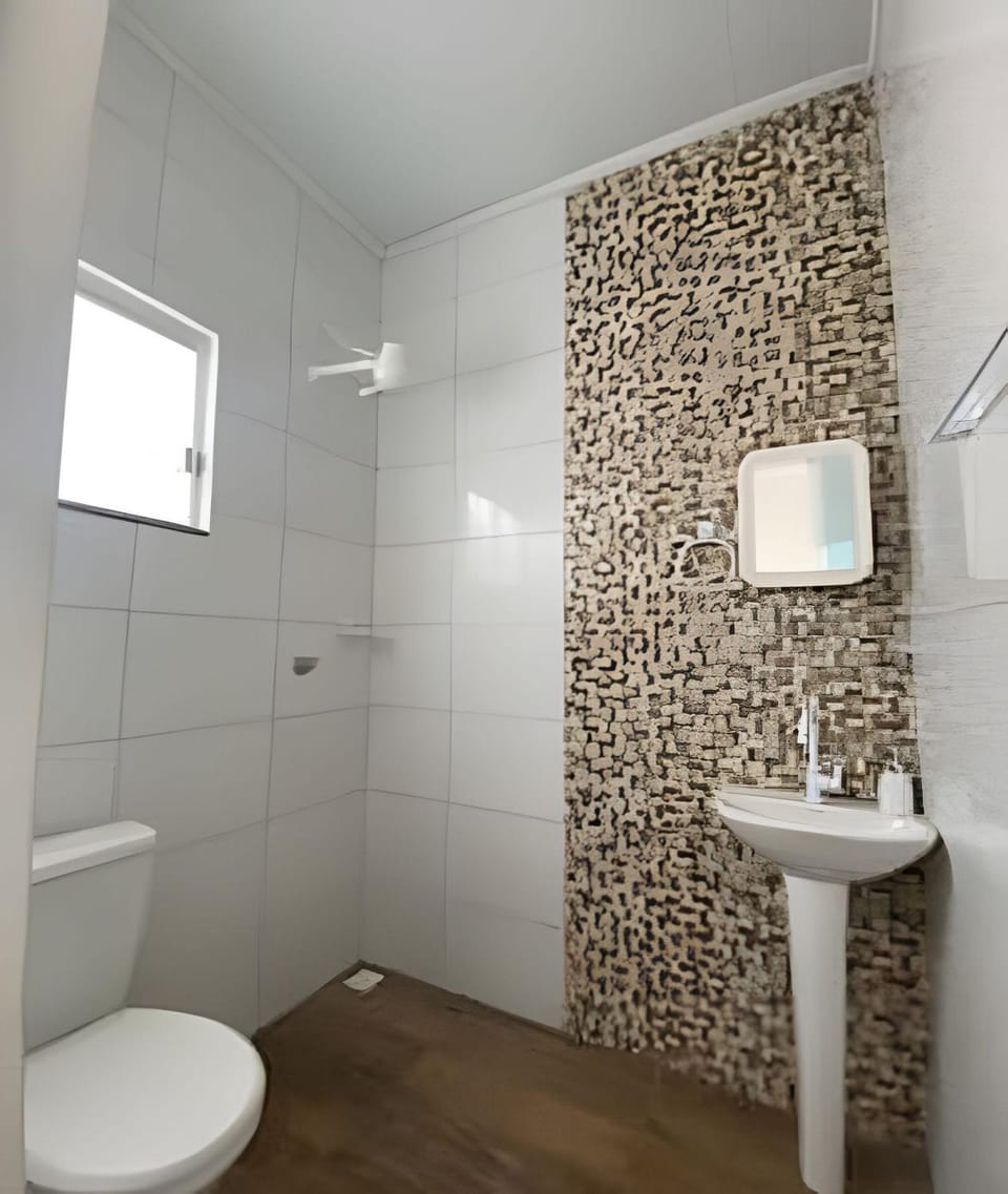 Shower, Toilet