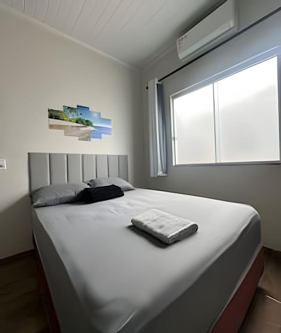Bed, TV and multimedia, View (from property/room), Bedroom