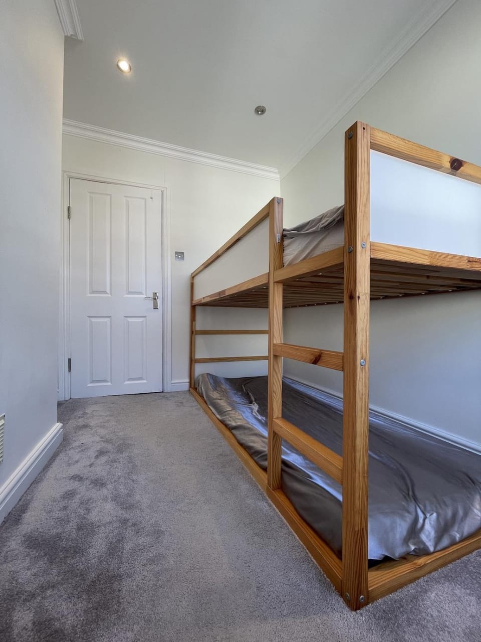 Bed, Photo of the whole room, Bedroom, bunk bed