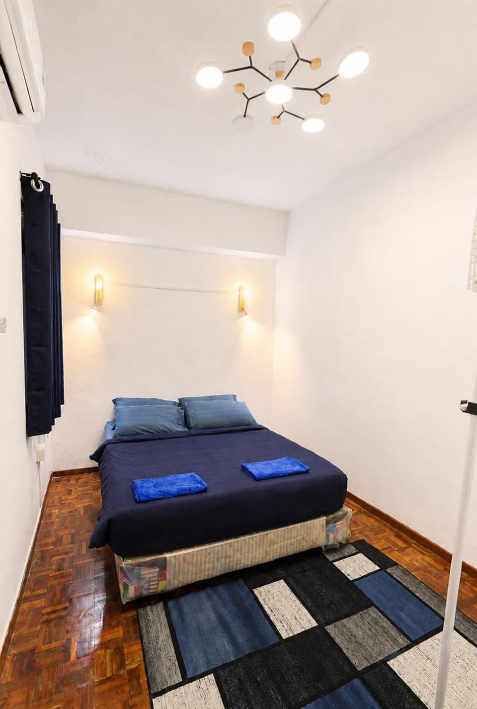 Bed, Photo of the whole room